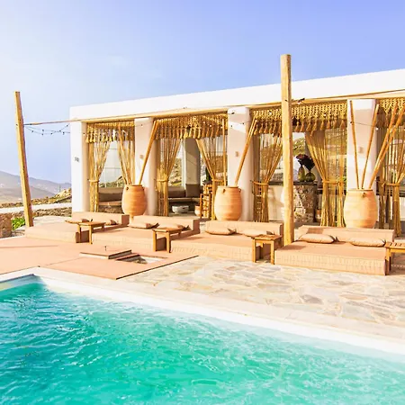 Poppy Mykonos אנו מרה