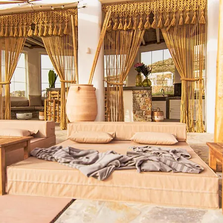 Poppy Mykonos * Áno Merá