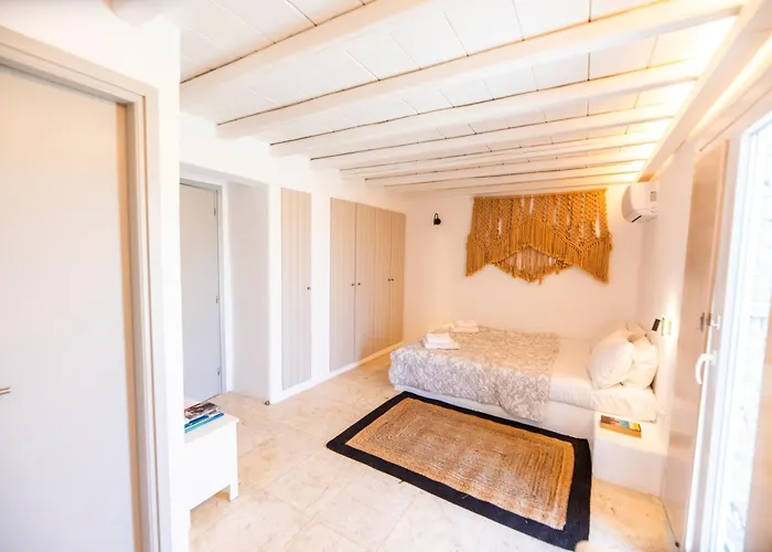 Poppy Mykonos Ano Mera