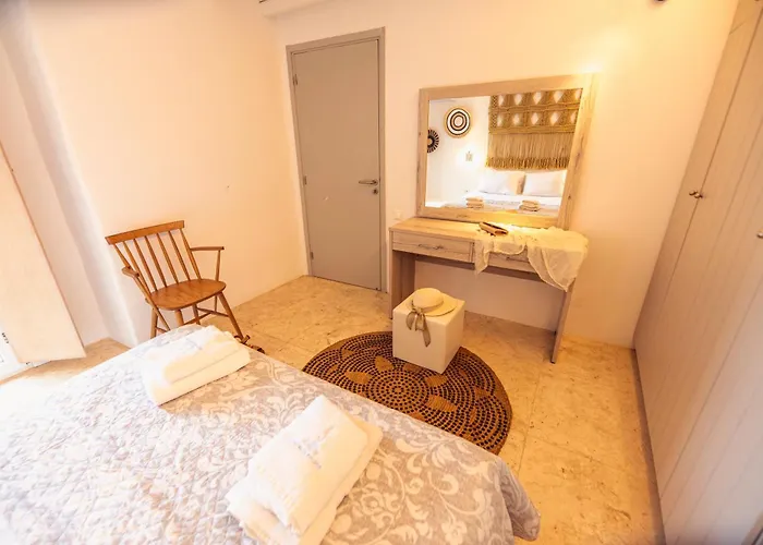 Poppy Mykonos Ano Mera